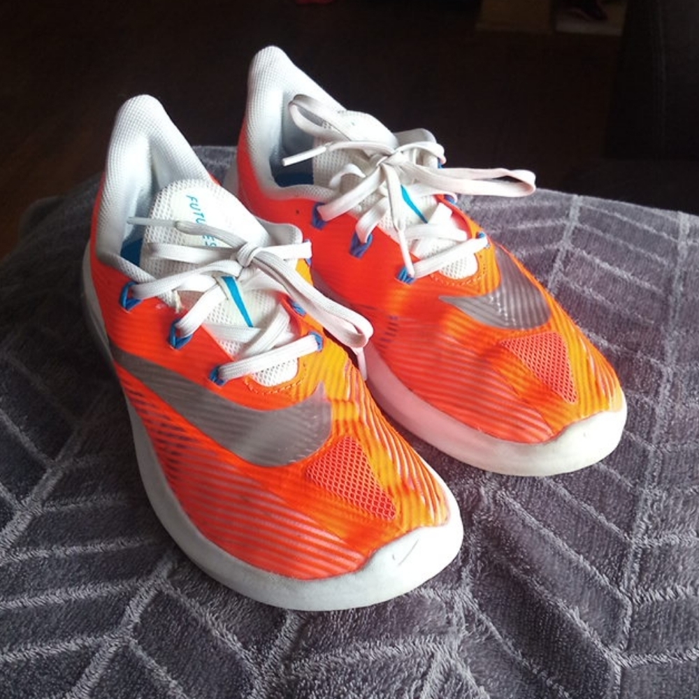 Nike future speed running shoes